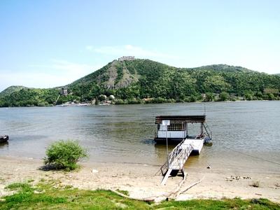 A visegrádi vár Nagymaros felõl-stock-foto