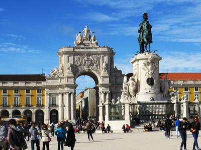 A lisszaboni Comercio tér - Praça do Comercio-stock-foto