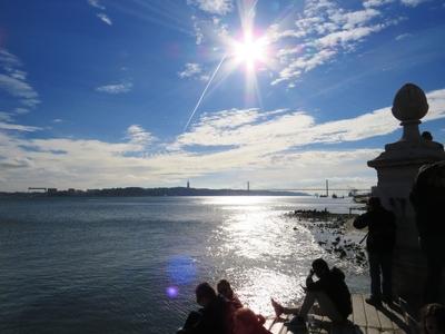 Tavaszi napsütés a Tejo folyó felett-stock-foto