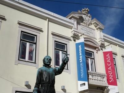 Hajléktalanok otthona- Antonio Vieira atya szobra-stock-foto