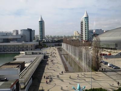 Lisszaboni Expo - Épületek-stock-photo