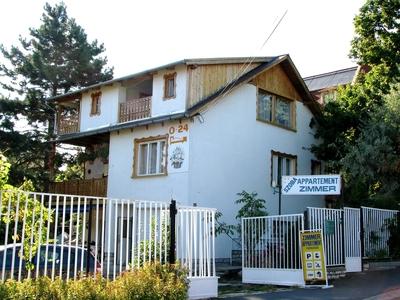 Balatonfüred, 2008. augusztus 31.Kiadó szobák Balatonfüreden.-stock-foto