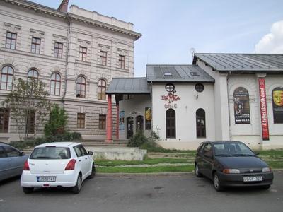 Budapest, 2014. április 13.A Bárka színház az Üllõi út 82. sz. alatt. Színház, koncert- és kiállítási terem, közösségi találkozóhely.-stock-foto