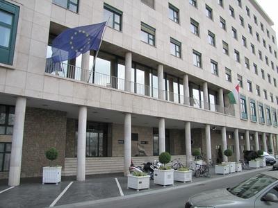 Budapest, 2014. április 13.A képviselõi irodaház a Széchenyi rakpart 18. sz. alatt.-stock-foto