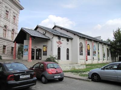 Budapest, 2014. április 13.A Bárka színház az Üllõi út 82. sz. alatt. Színház, koncert- és kiállítási terem, közösségi találkozóhely.-stock-foto