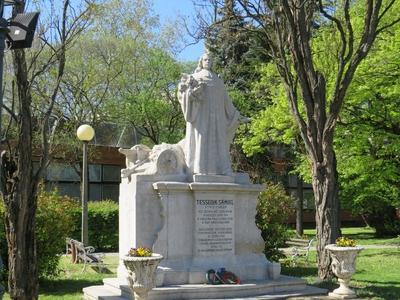 Tessedik Sámuel szobra Szarvason-stock-foto