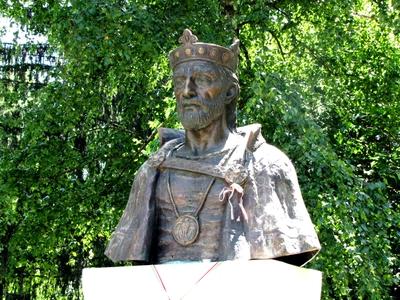 Szent István barcsi mellszobra-stock-foto