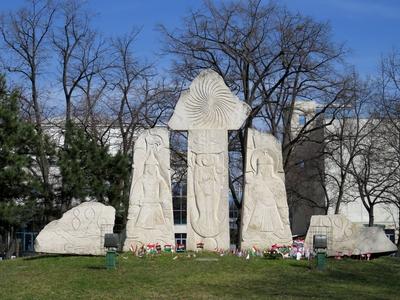 Budapest, 17 March 2017The millecentenary memorial, Altar Hungary.A Magyar oltár nevû millecentenáriumi emlékmû a Szent László téren, Kõbányán. Szervátiusz Tibor alkotása 1996-ból.-stock-foto