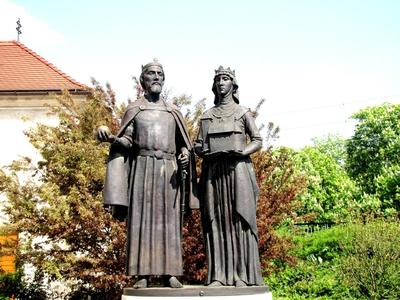 Szent István és boldog Gizella nagymarosi szobra-stock-foto