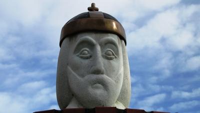 Szent István pannonhalmai szobra-stock-foto