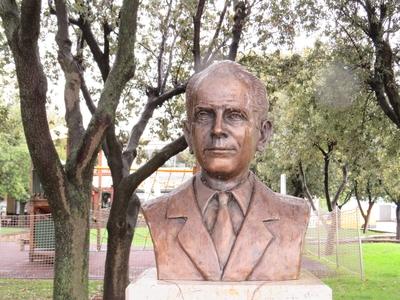 Danilo Petrinja Primož partizán mellszobra Koperben-stock-foto