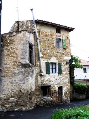 Koper - Öreg ház-stock-foto