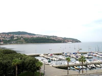 Koper - Jachtkikötõ - Izola-stock-foto