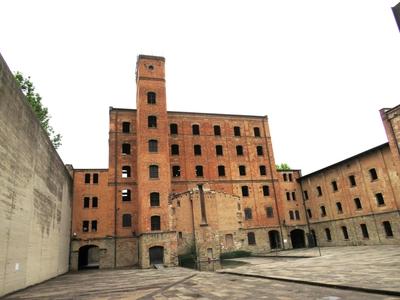 Trieszt - Náci koncentrációs táborrá átalakított rizshántoló-stock-foto