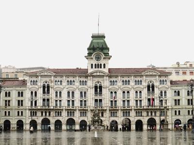 A trieszti városháza-stock-foto