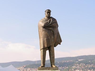 Nazaro Sauro olasz nemzeti hõs trieszti szobra-stock-foto