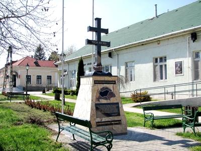 Kápolnásnyéki nagy Magyarország emlékmû - Trianon-stock-foto