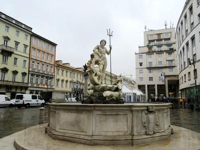 A trieszti Neptun kút-stock-foto