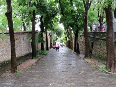 A várhegyre vezetõ út-stock-foto