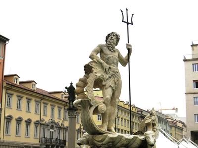 A trieszti Neptun kút-stock-foto