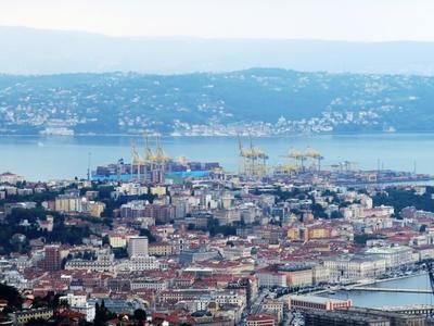 Trieszt és kikötõje - Panoráma-stock-foto