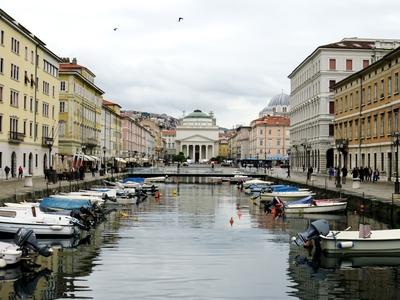 Trieszt - Canal Grande-stock-photo