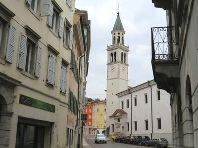 Gorizia - utcakép, katedrális-stock-foto