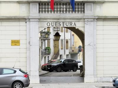 A goriziai rendõrkapitányság - Questura-stock-foto