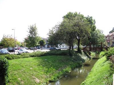 Sárvár (Hungary), 11 September 2016The Gyöngyös brook crossing Sárvár.A Gyöngyös patak.-stock-foto