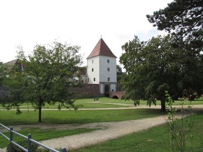 Sárvár (Hungary), 11 September 2016The Nádasdy castle (13th Century).A Nádasdy-vár (XIII. sz.)-stock-foto
