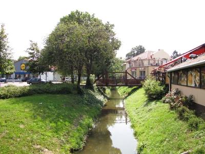 Sárvár (Hungary), 11 September 2016The Gyöngyös brook crossing Sárvár.A Gyöngyös patak.-stock-foto