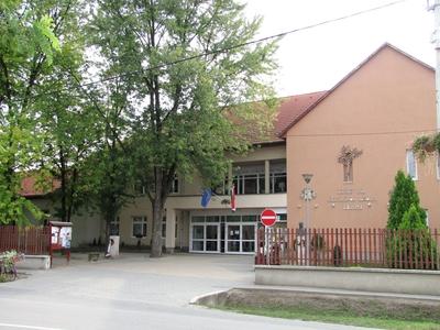 Nyáregyháza - Iskola-stock-foto