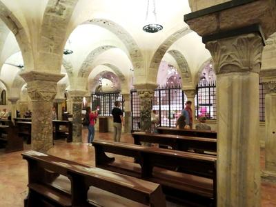 Szent Miklós sírhelye Bariban-stock-foto