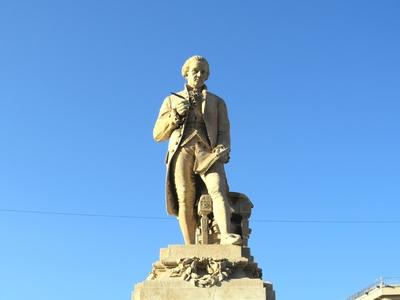 Niccoló Piccinni  olasz zeneszerzõ szobra Bariban-stock-foto