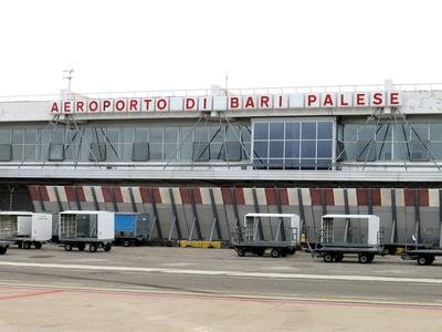 Bari repülõtere-stock-foto