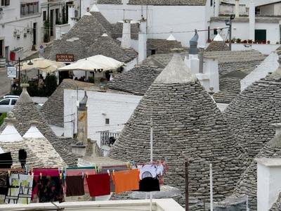 Alberobellói háztetõk - Trullók - Olaszország-stock-foto