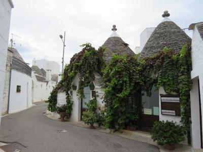 Alberobellói új trullók - Olaszország-stock-foto