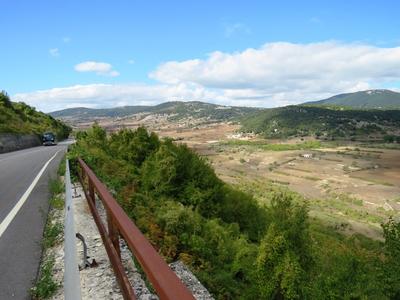 Völgy a Gargano-félszigeten - Olaszország-stock-foto