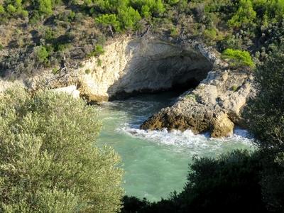 Tengeri barlang - Gargano-félsziget - Olaszország-stock-foto
