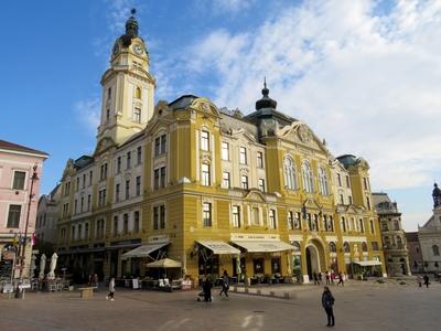 Pécsi városháza-stock-foto