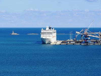 Komphajó Brindisi kikötõjében - Olaszország-stock-foto