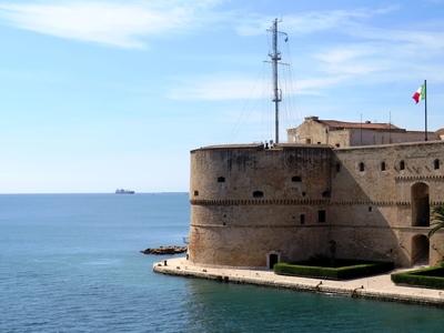 Taranto - Aragóniai erõd - Olaszország-stock-foto