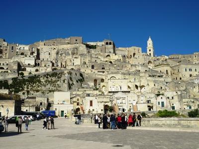 Turisták Matera kõvárosban - Olaszorszhág-stock-foto