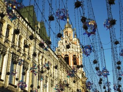 Moszkva - Karácsonyi dísz - Templomtorony-stock-foto