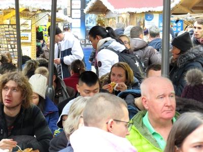Turists at the Advent Fair in Budapest-stock-foto