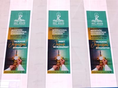 Nemzetközi Eucharfisztikus Kongresszust hirdetõ plakát-stock-photo