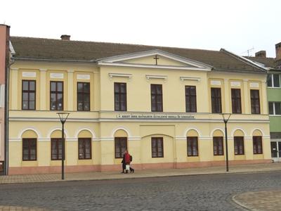 Balassagyarmat - Katolikus iskola-stock-foto