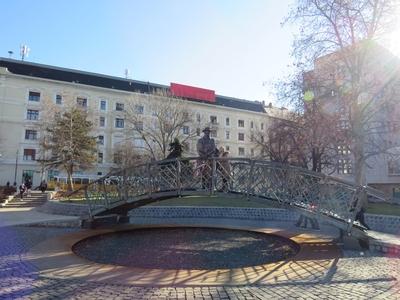 Nagy Imre szobra - Jászai Mari tér-stock-foto