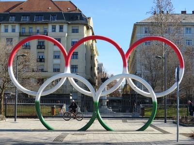 Olimpiai ötkarika - Budapest-stock-foto