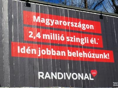 Házasságra biztató kormánypropaganda plakát-stock-foto